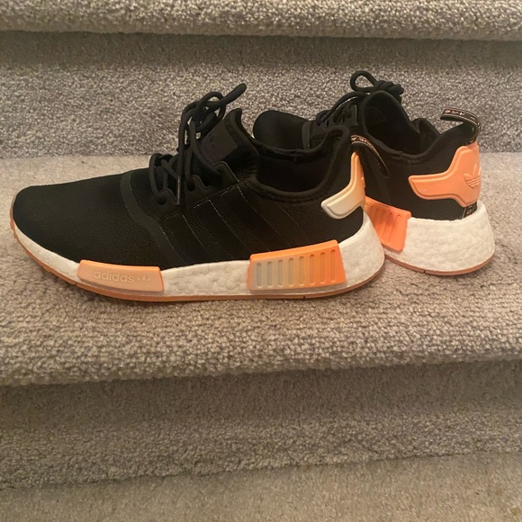 Womens Adidas NMD size 7 - Picture 1 of 8